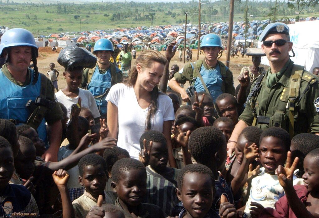 Angelina Jolie dành nhiều thời gian cho các công việc từ thiện 